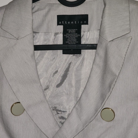 Women’s Vest size 4. Attention - Picture 2 of 3